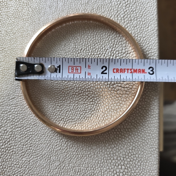 Elegant Gold Tone Bangle Bracelet - Picture 11 of 14